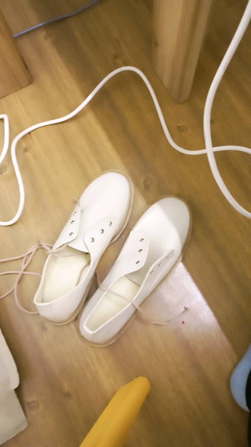 Sepatu Oxford Wanita Tali / Docmart Cream Dk04