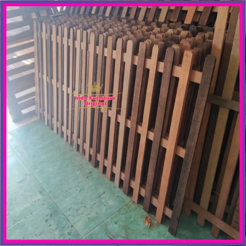 Pagar kayu - pager rumah - pagar kebun - pagar taman kayu bengkirai