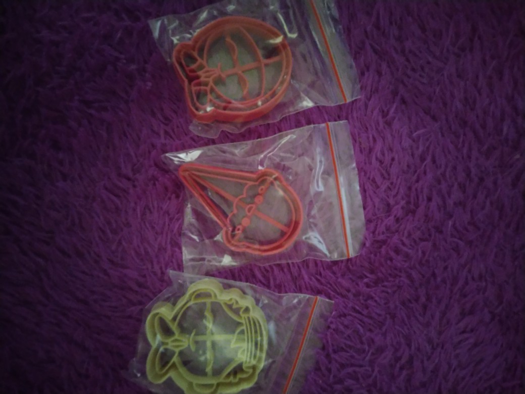 Muslimah Praying Cookie Cutter