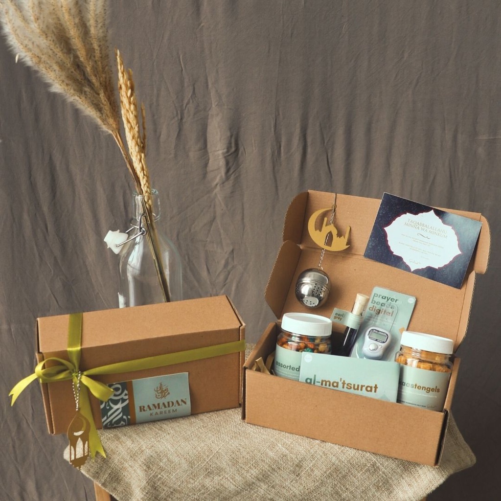 

Hampers Ramadan (kue+snack+earl grey tea+ibadah kit)