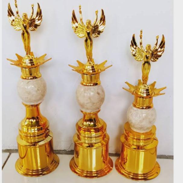 ➘ Piala Marmer Dewi Oskar Piala Oscar Piala Fashion Show Piala Fashion Paial Award Piala Dewi ⇪