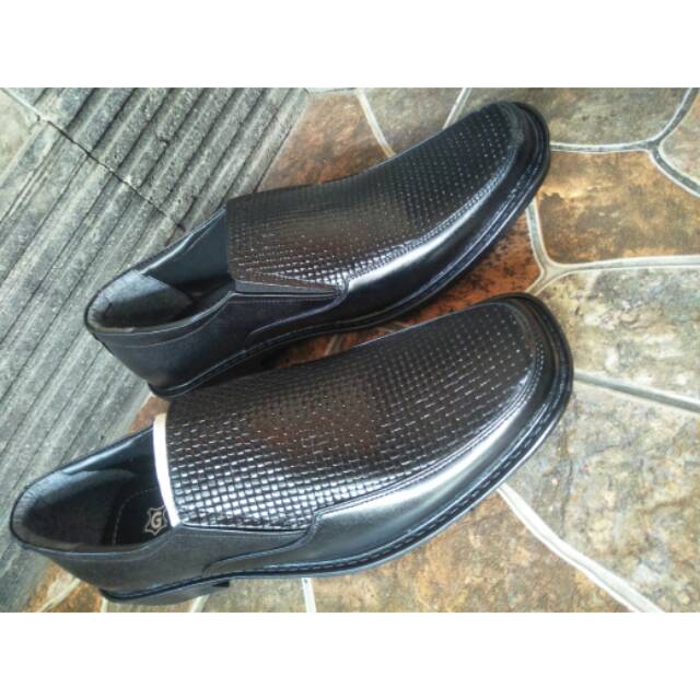 SALE  SEPATU PANTOFEL PRIA KULIT ASLI MURAH APL 331MERK GUARDION