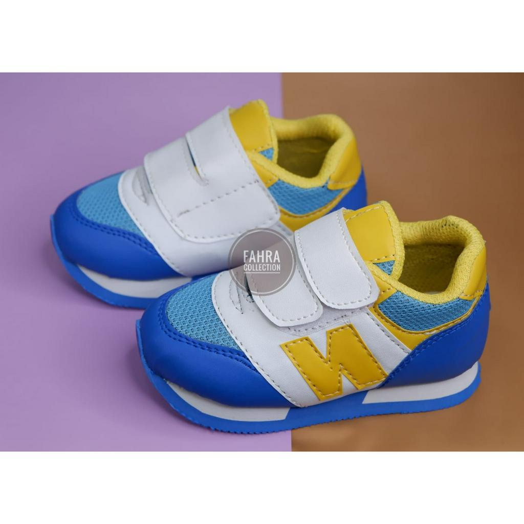 Sepatu Sneaker Anak Laki-laki imitasi N BIRU KUNING