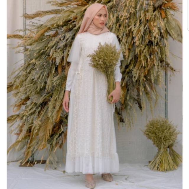 Cordoba Lily Dress Wearing Klamby