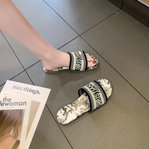 RYX - Plural Embroidered Sandal Slipper Wanita Fashion Casual - Ori Import