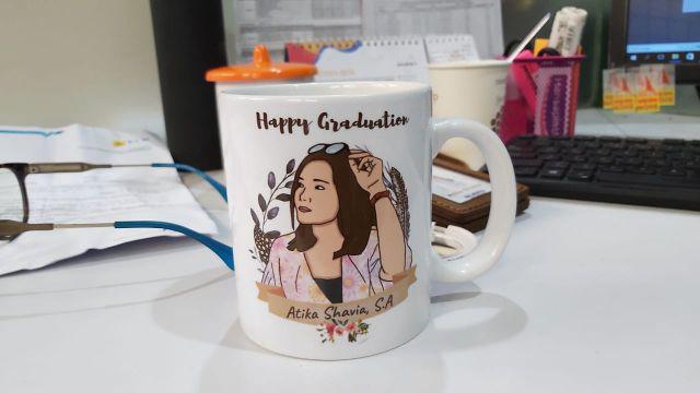 Mug Custom , Kado Wisuda