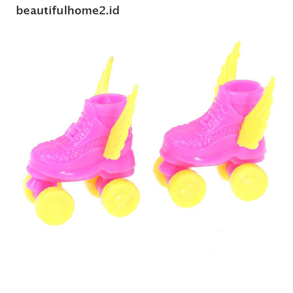 (beautifulhome2.id) 4pcs / Set Mainan Miniatur Sepatu Roda + Helm + headset Untuk Aksesoris Boneka