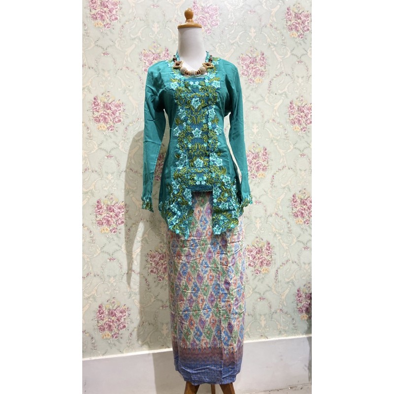 PL kebaya rok tali termurah