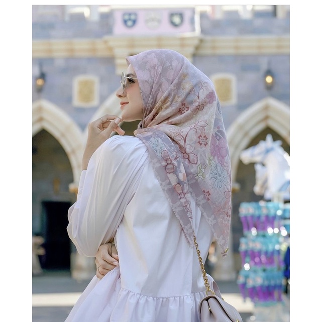 VIOLA THE DREAM PARK  Buttonscarves disney  VOAL XL