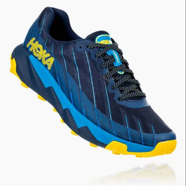 hoka fly