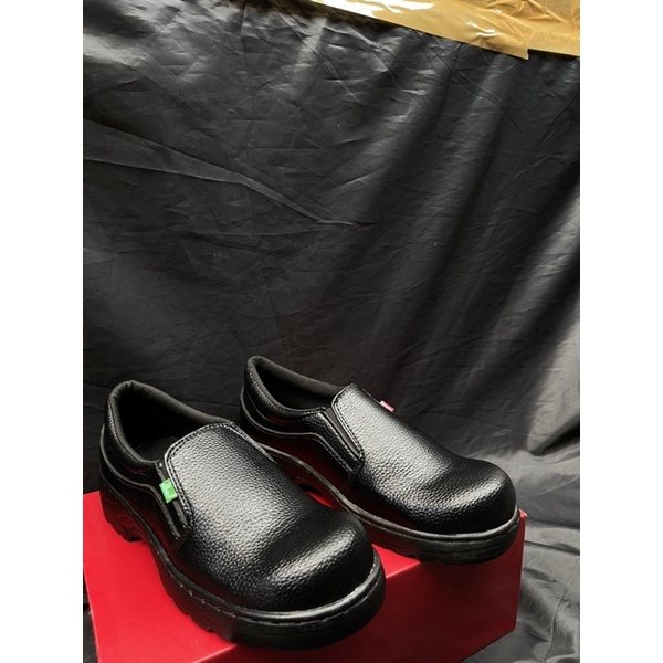 sepatu safety slip on kickers ujung besi, safety murah