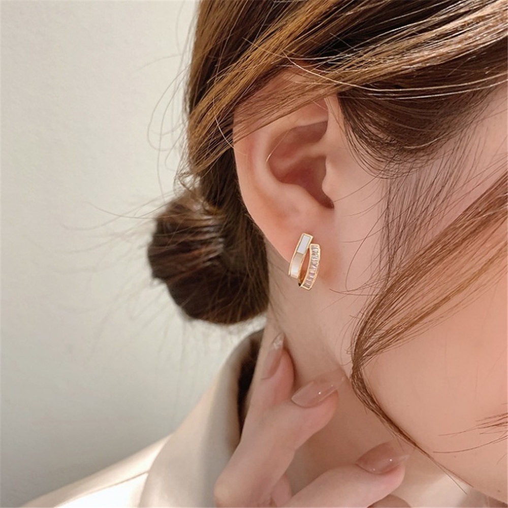 【COD Tangding】Anting Tusuk Gantung Temperament Desain Kerang Gaya Korea Untuk Wanita