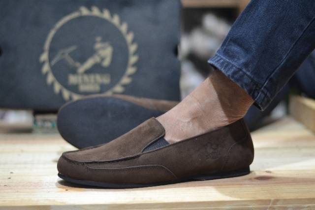 Sepatu slip on pria suede casual slop formal kerja kantor kulit asli santai kuliah