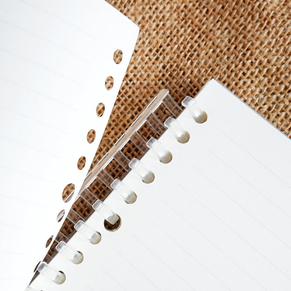 

IK6 WENGU Binder Transparan A5 B5 (PL-013)