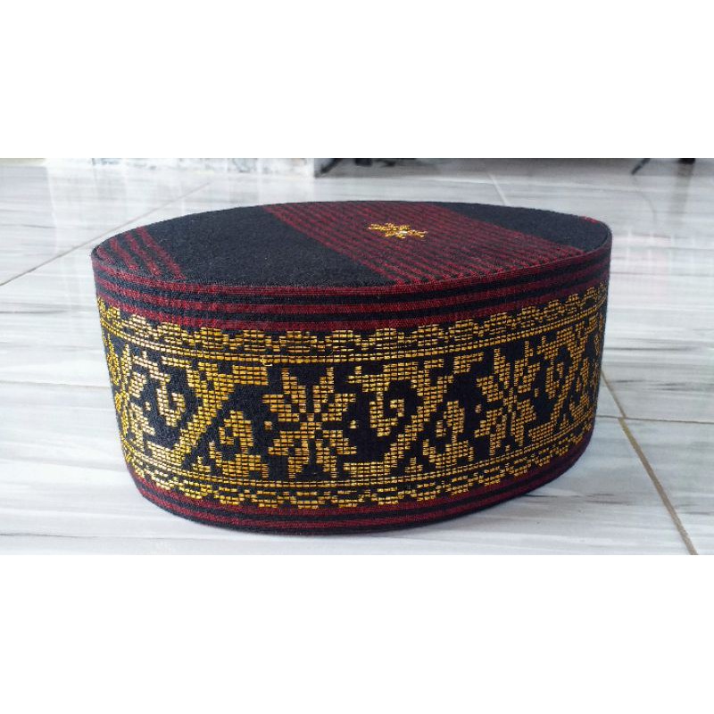 Peci songkok tenun