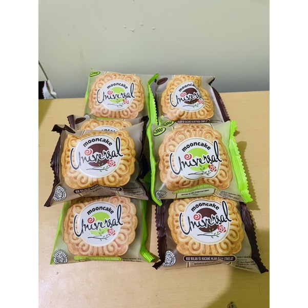 

Mooncake Universal Coklat/Pandan