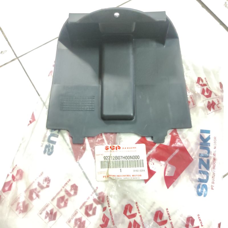 COVER TUTUP BAGASI SMASH 2006 TUTUP AKI SMASH 2006 ORI SUZUKI 92212B07H00N000