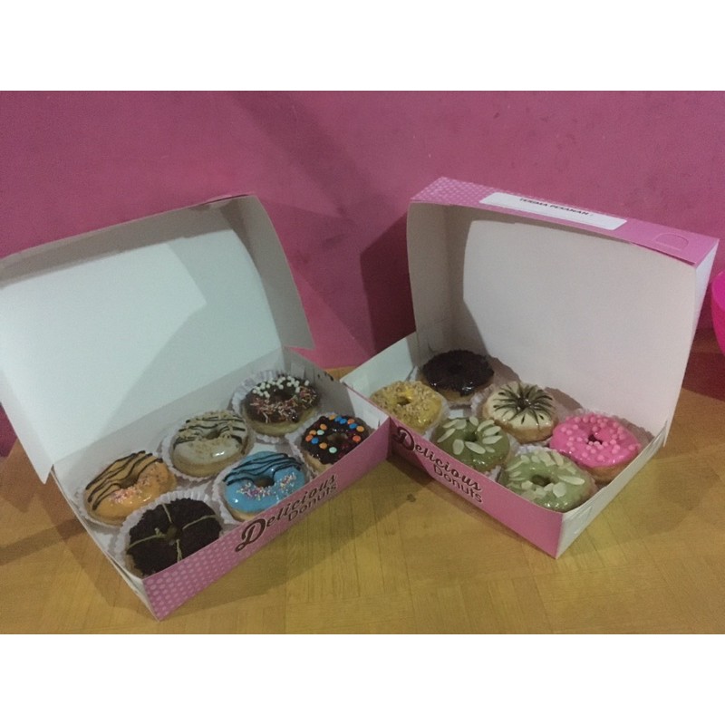

Donat 1 box isi 8pcs