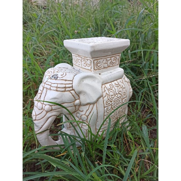 Patung Gajah Thailand keramik Vintage tinggi 29 cm minus cacat