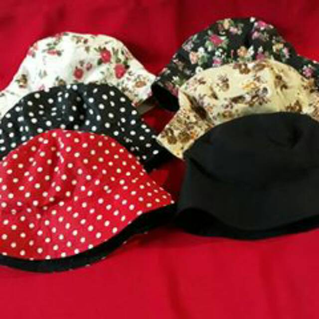 Topi bucket hat polka hitam putih 2 warna bolak balik