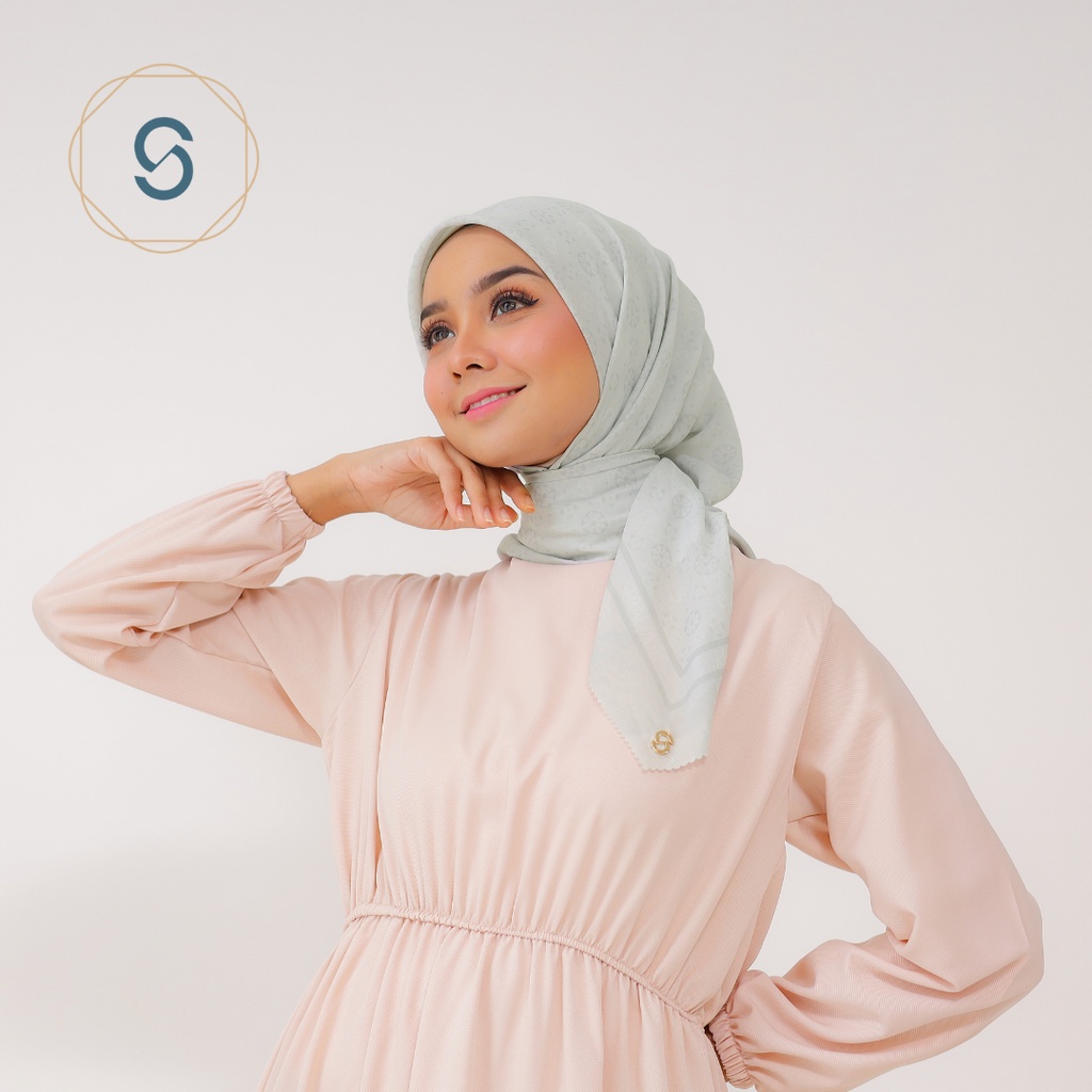 Seradia Hijab Segi Empat Monogram 2.0-Baby sky