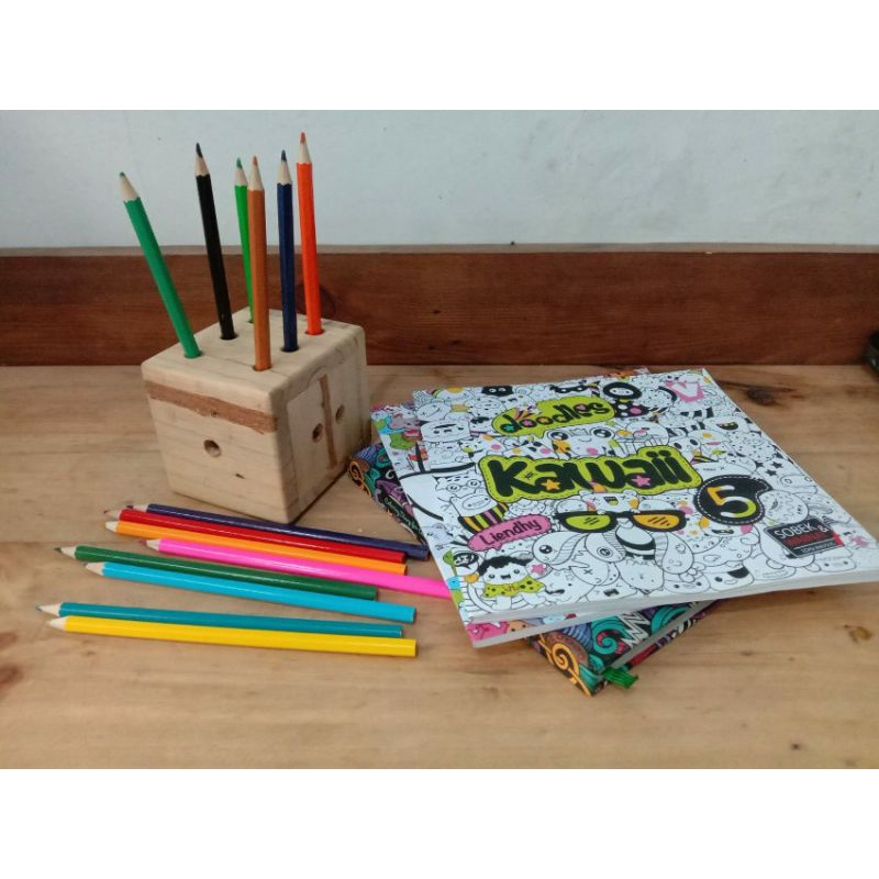 

Kotak Pensil Kayu Dadu Minimalis