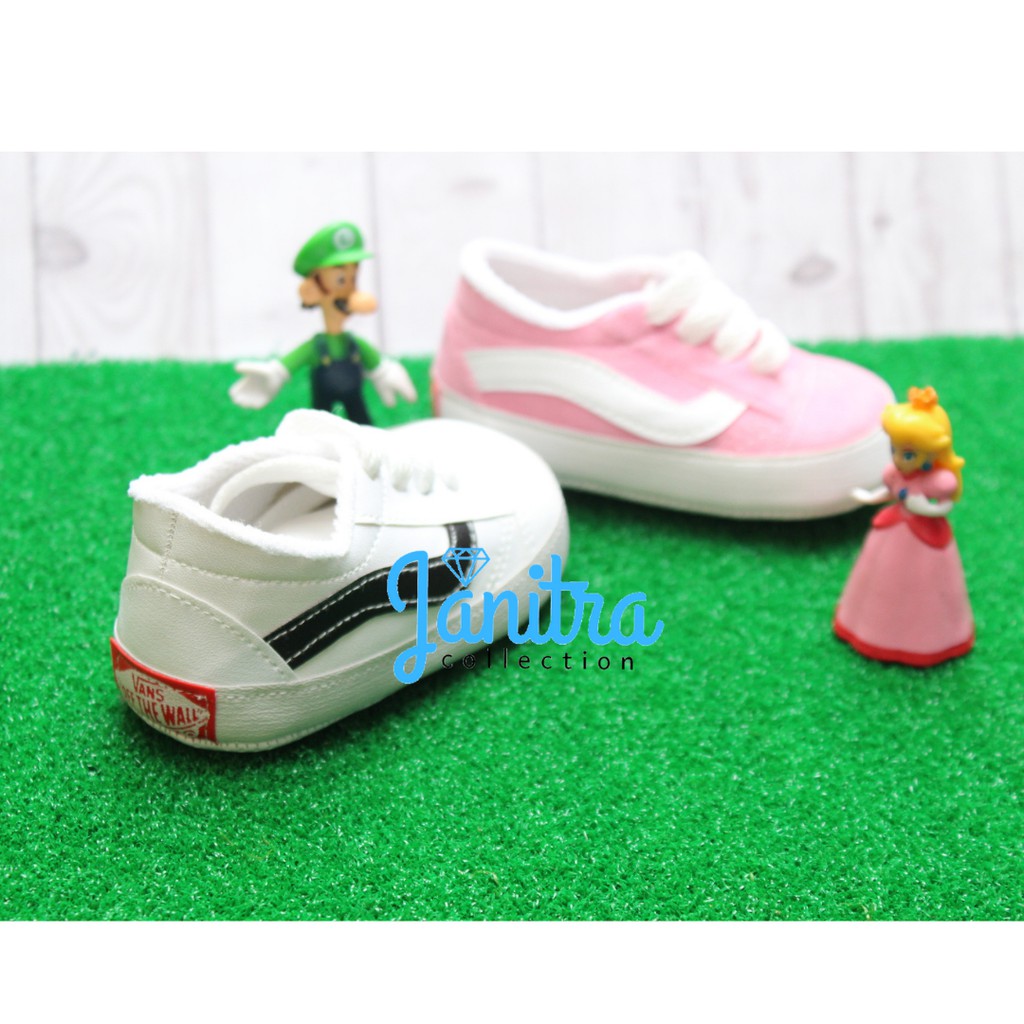 janitra baby shoes prewalker sepatu bayi gendong dan belajar jalan VNS white