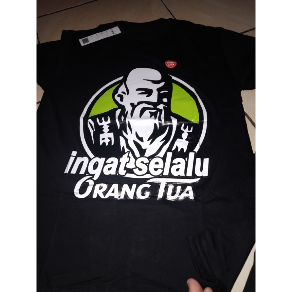 Premium Kaos Ingat Selalu Orang tua  Anggur Merah