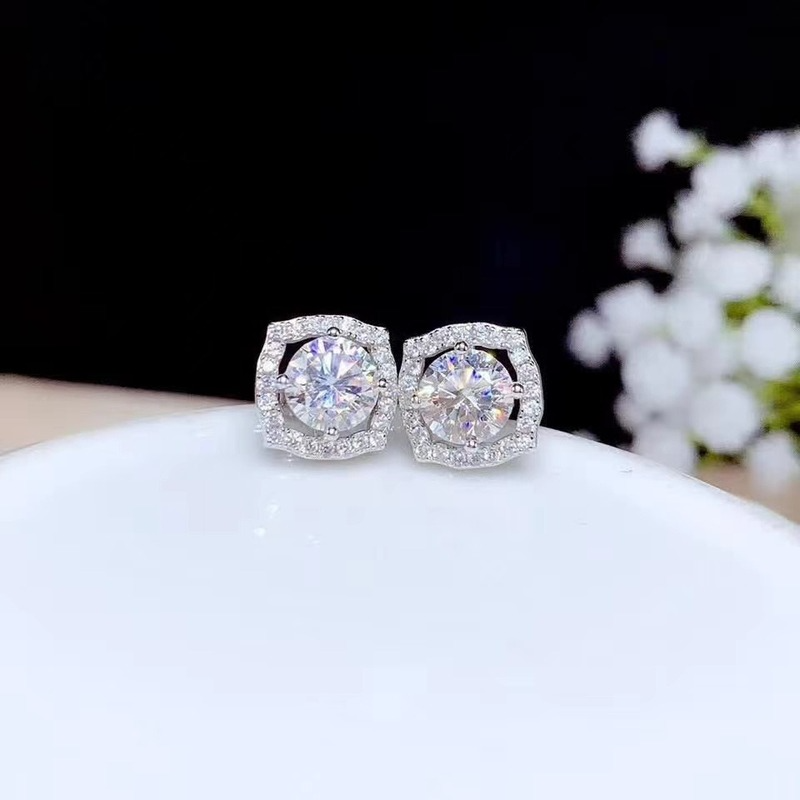 Fashion Luxury 1 Karat Moissanite Stud Earrings