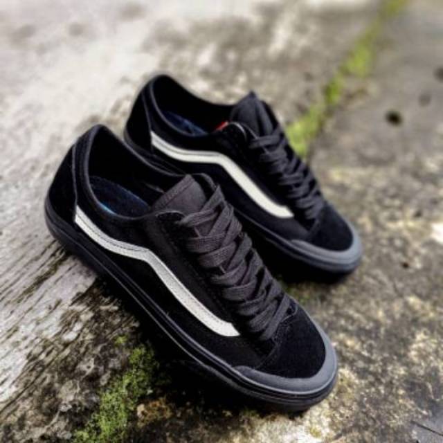 vans 36 decon black