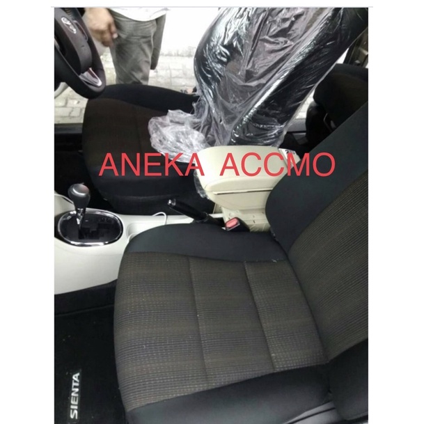Console Box / Armrest / Arm Rest 7 USB / 7USB Luxury Toyota Sienta