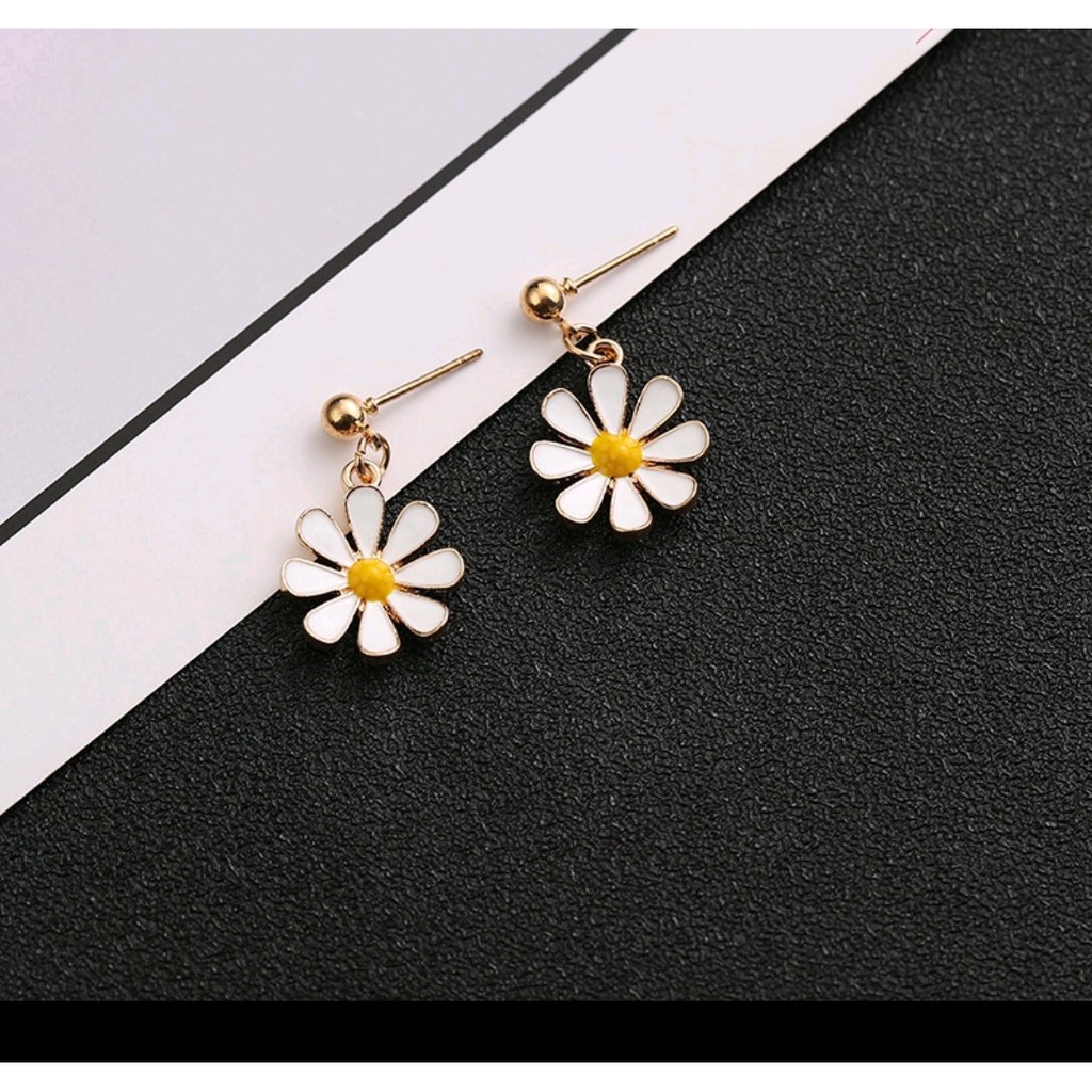 anting wanita korea simple motif bunga daisy putih kecil 3motif pendek panjang cute-1