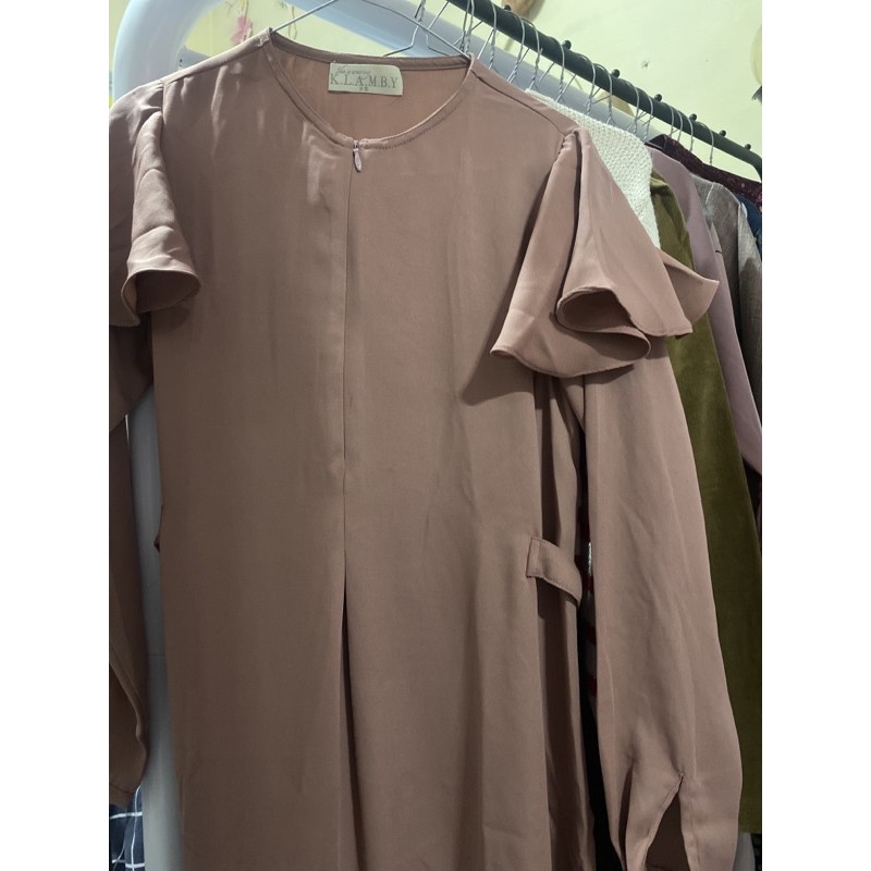 PL tunik wearing klamby