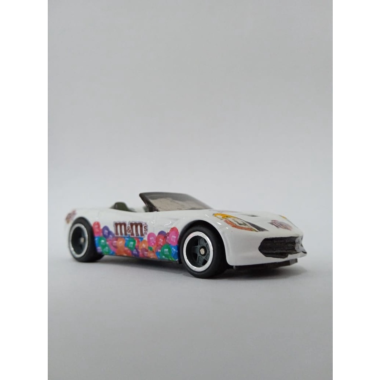 Hotwheels 14 Corvette Stingray M&amp;Ms White Putih HW Hot Wheels