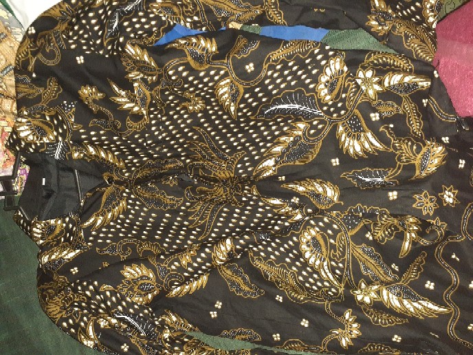 Batik Solo Pria Lengan Panjang Lapis Furing Baju Batik Pria Modern Produksi Queens Batik