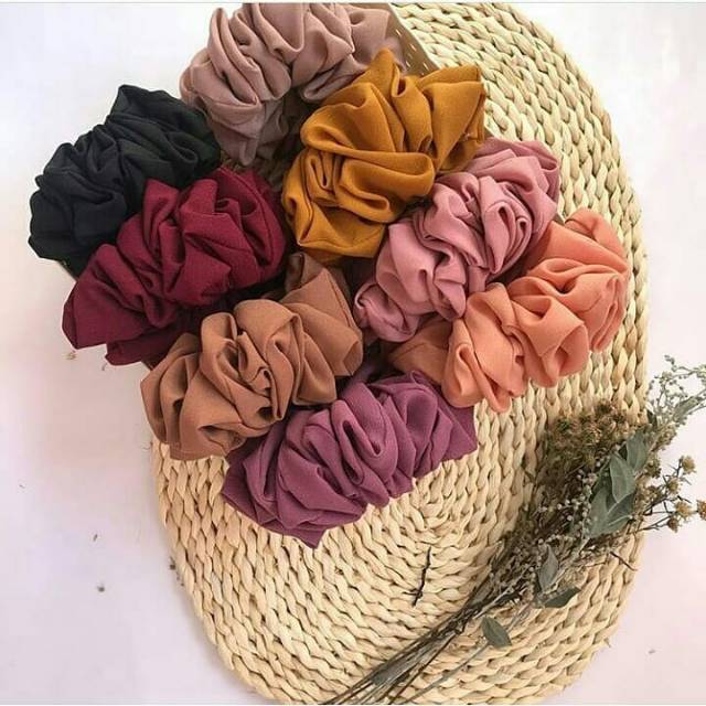 scrunchie bahan diamond crepe . cemol jilbab. ikat rambut