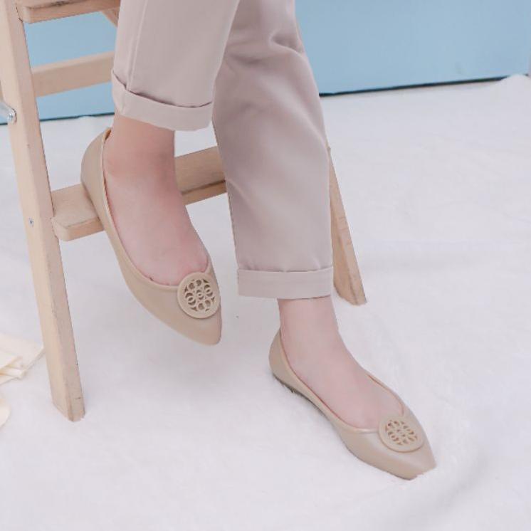 ( Cuma satu hari sara sara gucci/sepatu wanita flat shoes jelly sara sara gucci $$