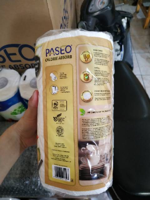 Tissue kitchen Paseo 1 rolls / tissue dapur paseo 70 sheets -2 ply calorie absorb