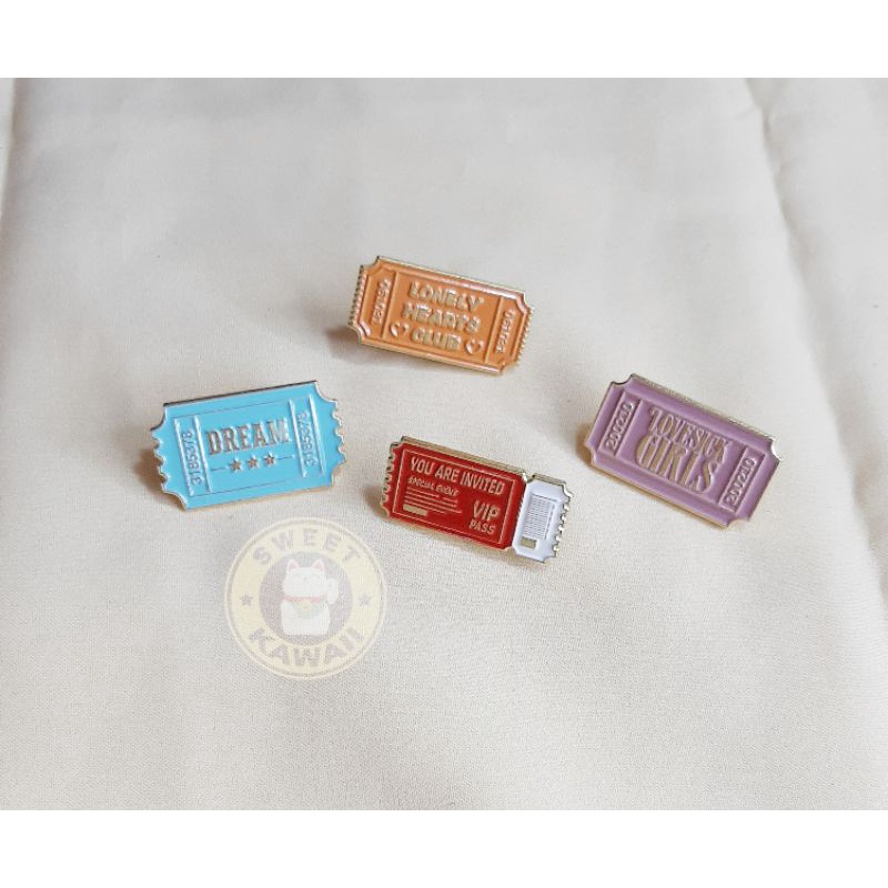 Bros Pin Enamel Bentuk Tiket Lonely Hearts Club