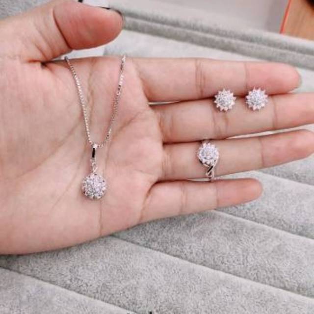 Sale replika berlian ,awet,tidak berkarat ready silver,gokd