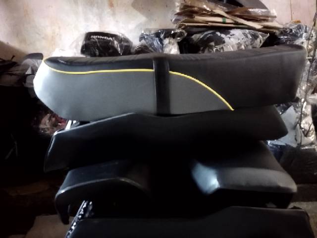 Jok motor yamaha YT lis kuning