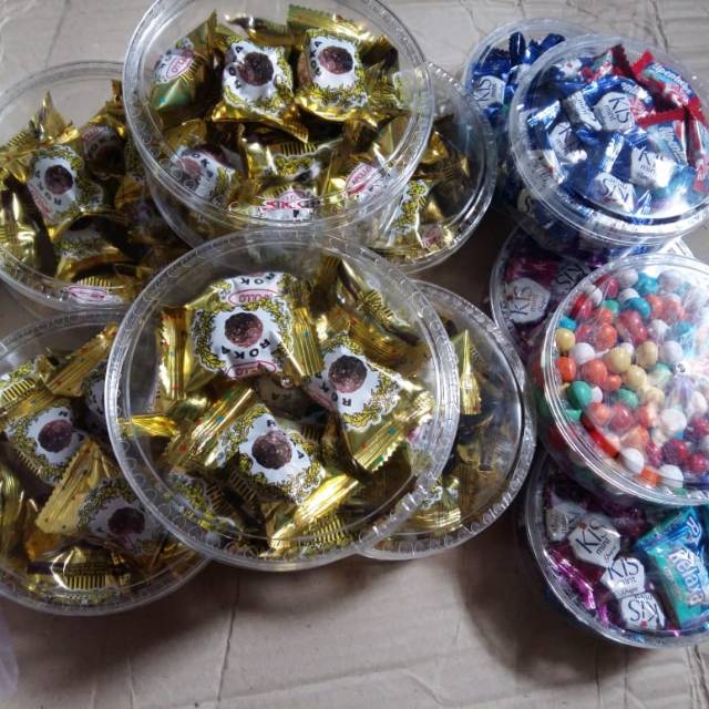 Kue lebaran Roka, permen kristal dll