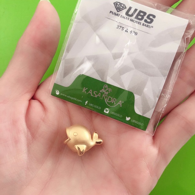 Charm liontin gelang emas ikan whale UBS
