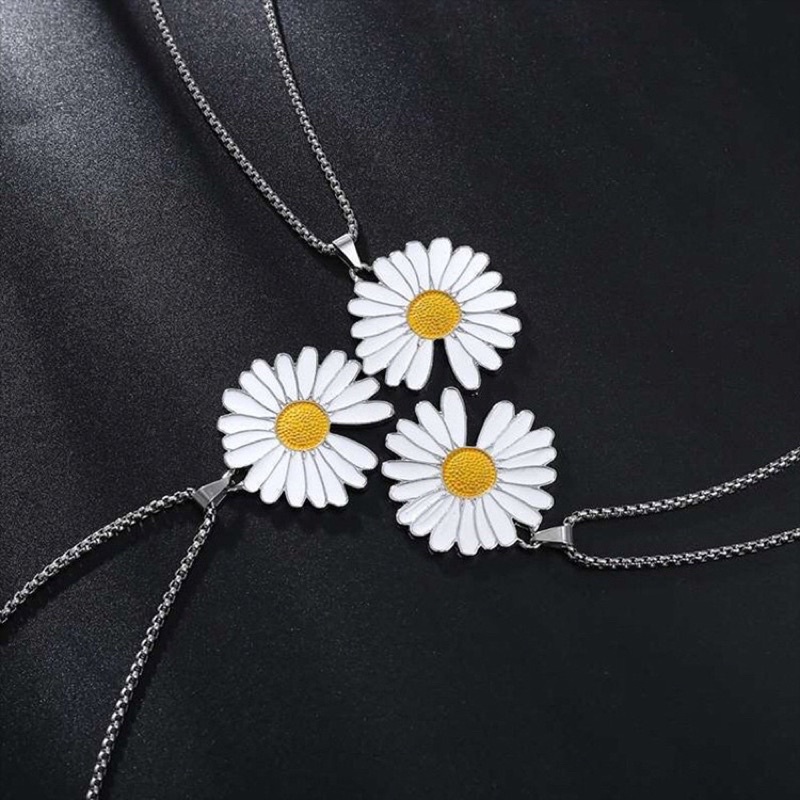 Kalung Rantai dengan Liontin Bunga Daisy Matahari Kecil Bahan Alloy untuk Wanita