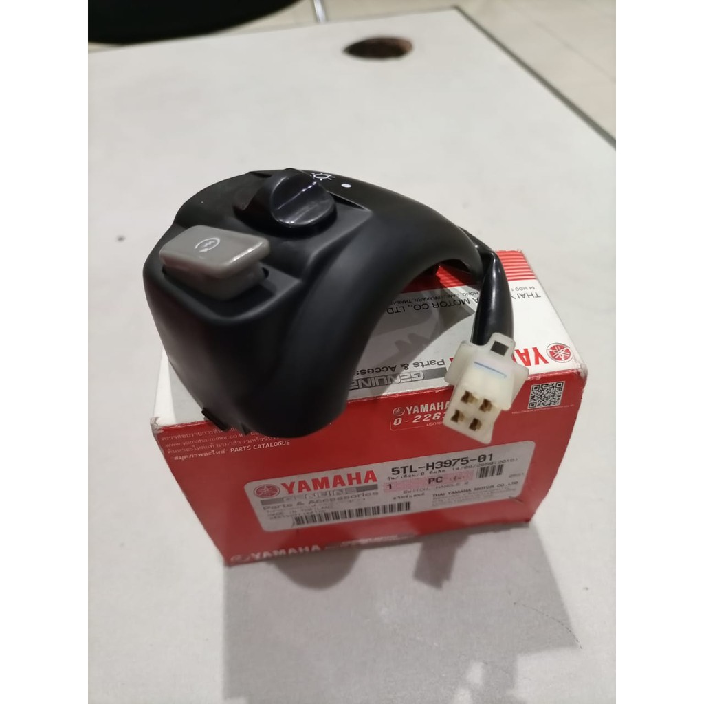 SAKLAR SWITCH HOLDER KANAN STATER DAN LAMPU MIO 5TL (5TL-H3975-01)