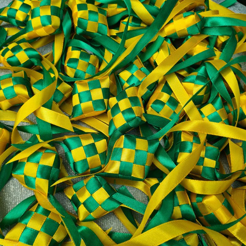 

KETUPAT PITA SATIN HIASAN HAMPERS PARCEL LEBARAN /IDUL FITRI - TELUR ASIN MR