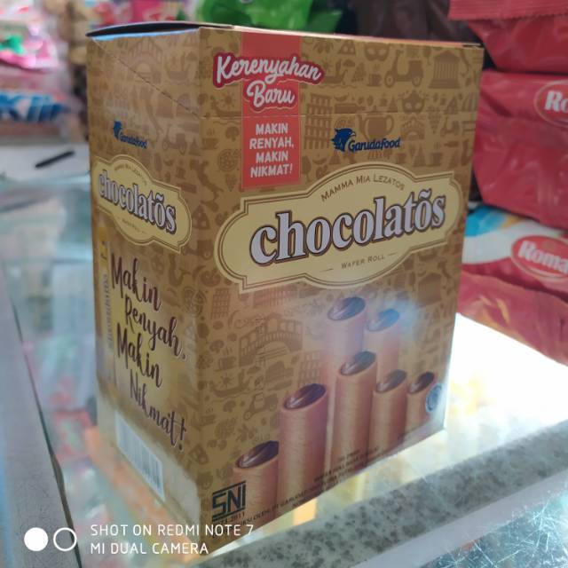 

CHOCOLATOS WAFER ROLL coklat