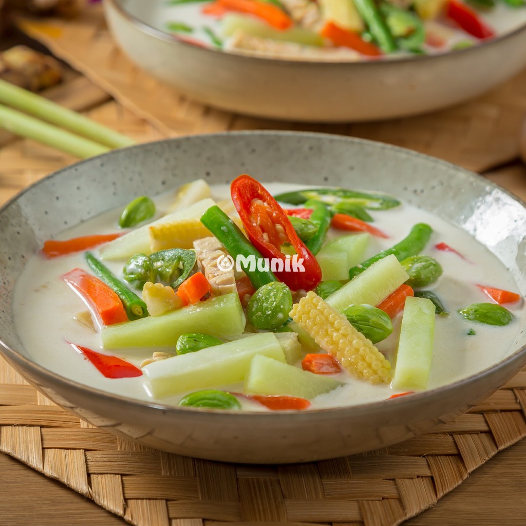 

Munik Resto's Sayur Lodeh Vegetarian Ready to Eat