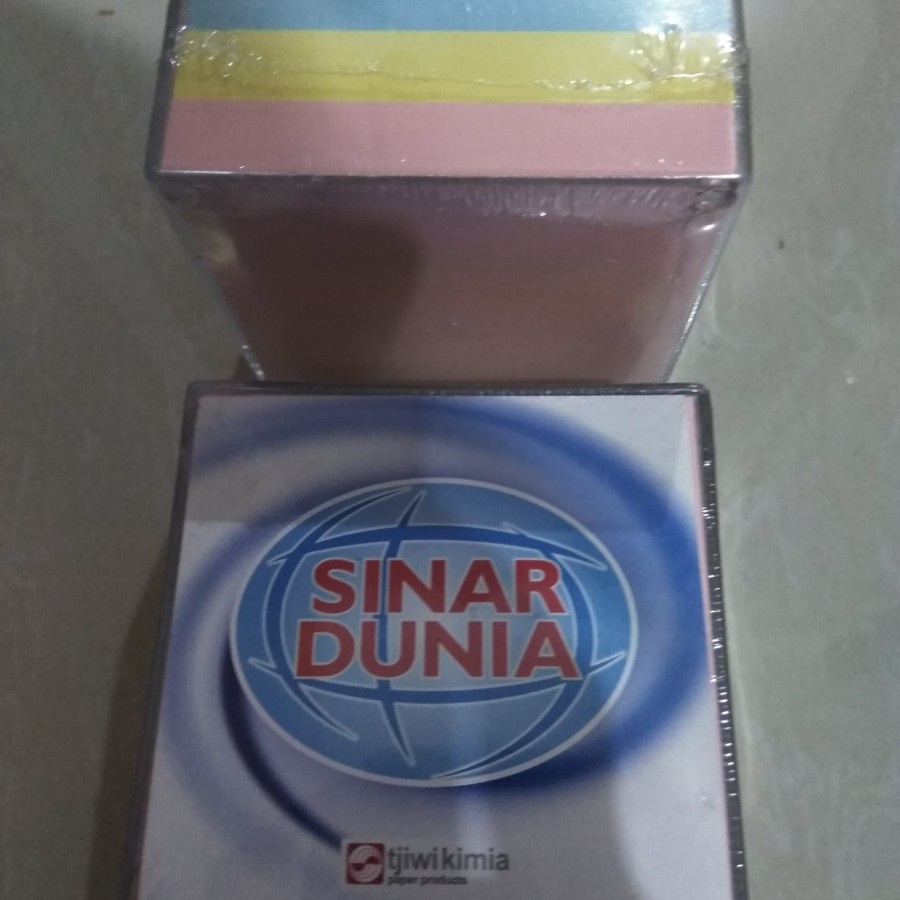 kertas memo notes warna warni sinar dunia