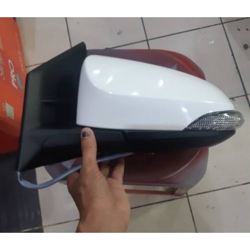 spion mobil sigra/calya kaca mirror